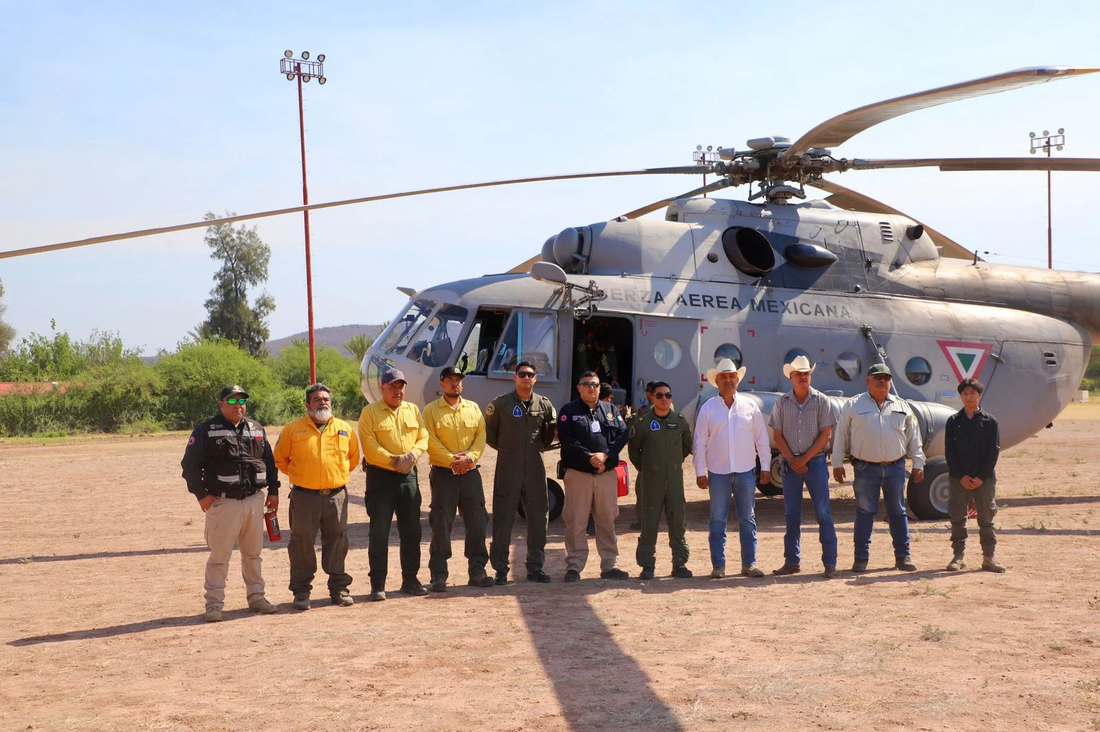 Controlan al 55% incendio forestal en Arivechi; Fuerza Aérea interviene por aire