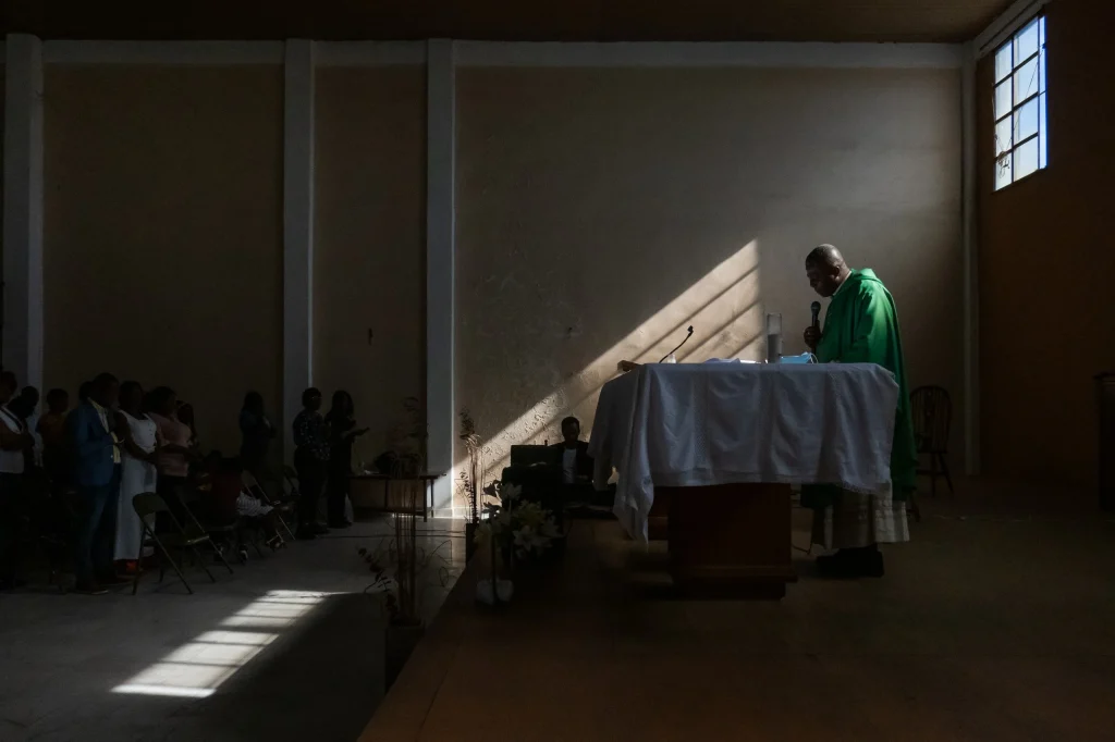 Comunidad haitiana en Tijuana celebra el Día del Padre como muestra de integración cultural