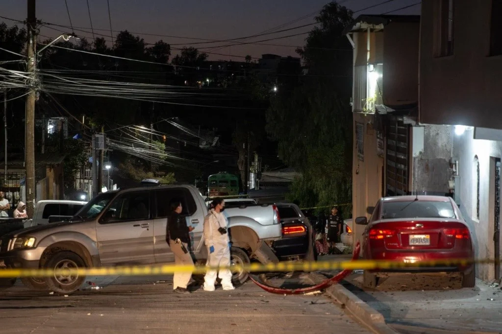 Ataque armado Tijuana deja un muerto y un lesionado tras choque múltiple