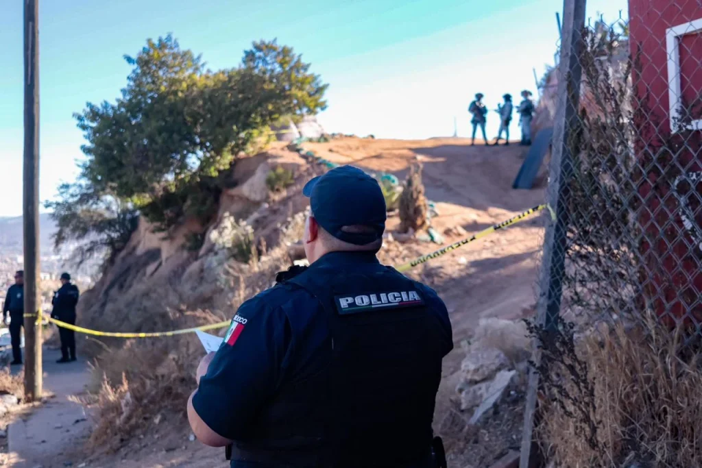 Detienen a dos policías de Tecate por presuntos nexos con el CJNG; investigan a tres agentes más