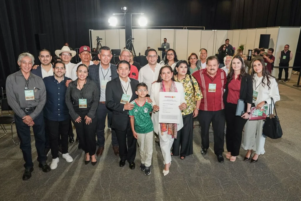 Celida López se registra en Morena para buscar la Coordinación de la Transformación en Sonora