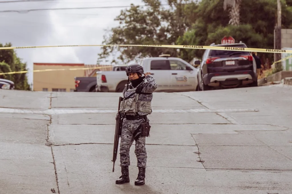 Hallan a dos personas sin vida en lote baldío de la colonia Alemán en Tijuana