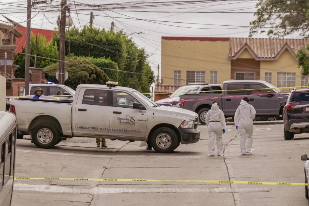Hallan a dos personas sin vida en lote baldío de la colonia Alemán en Tijuana