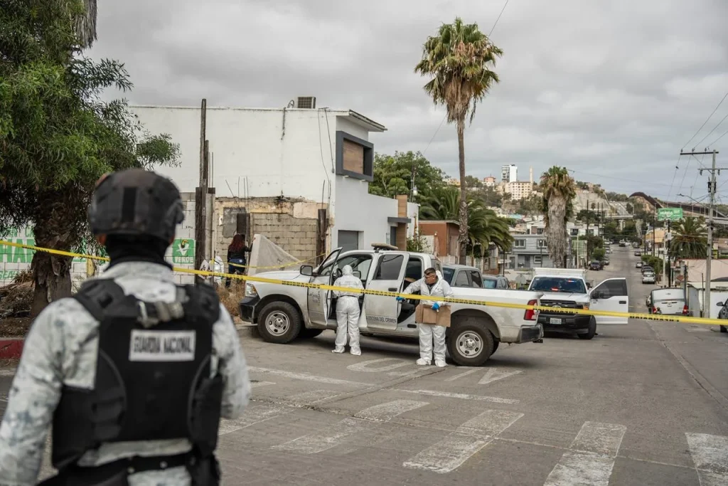 Hallan a dos personas sin vida en lote baldío de la colonia Alemán en Tijuana