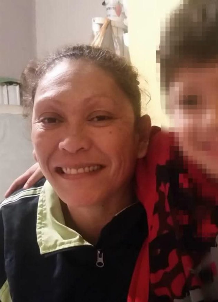 Investigan muerte de mujer; familia sospecha de homicidio tras presunto ataque de perros