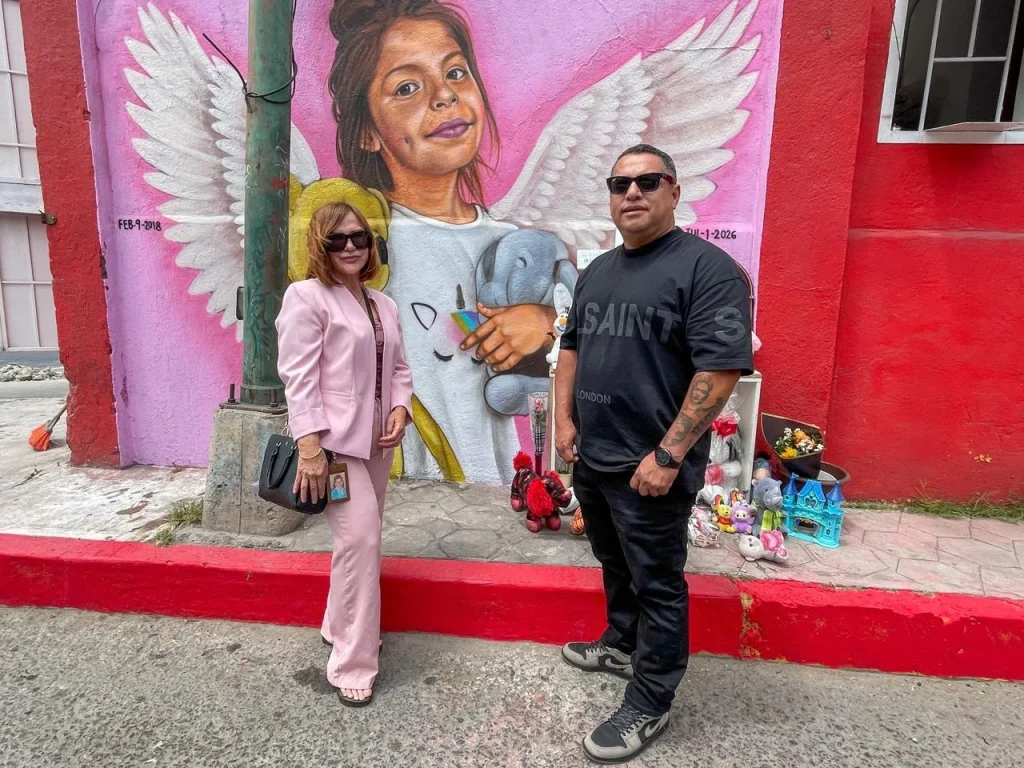 Realizan mural en Tijuana en memoria de Maria Belén en el lugar del accidente