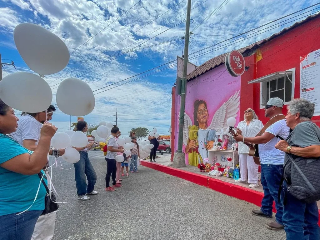 Realizan mural en Tijuana en memoria de Maria Belén en el lugar del accidente