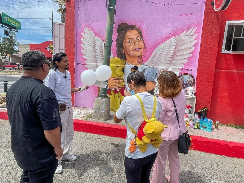 Realizan mural en Tijuana en memoria de Maria Belén en el lugar del accidente