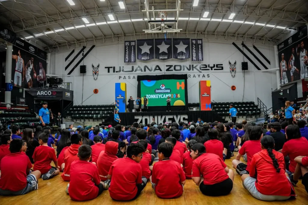 Más de 300 niños llenan de energía la Arena Zonkeys en Tijuana