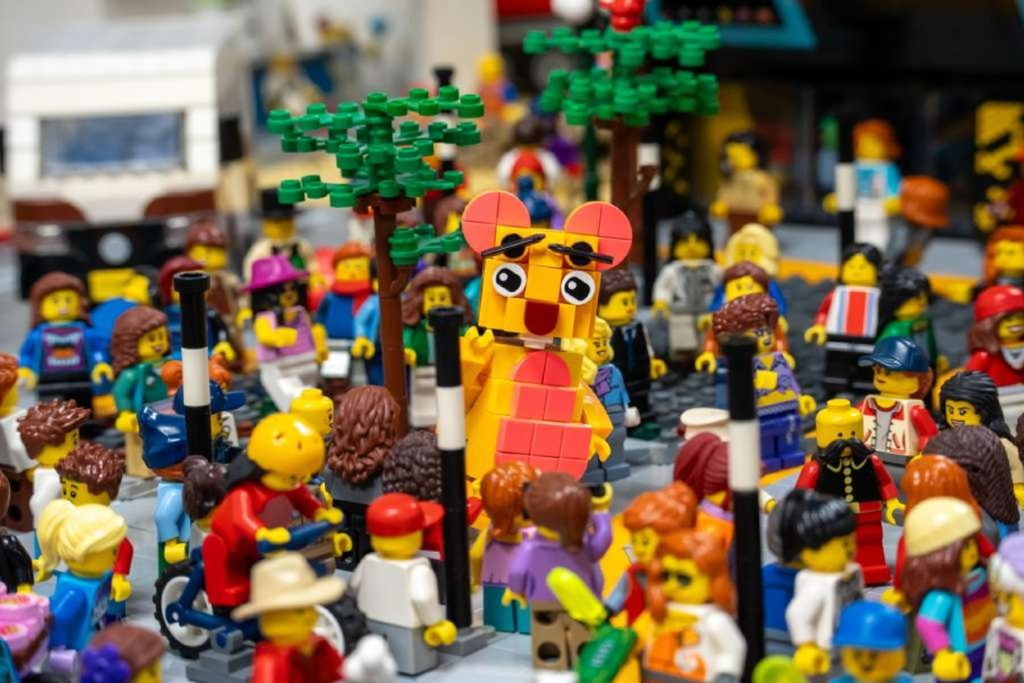 Recrean Tijuana con piezas de LEGO para celebrar el 137 aniversario de la ciudad