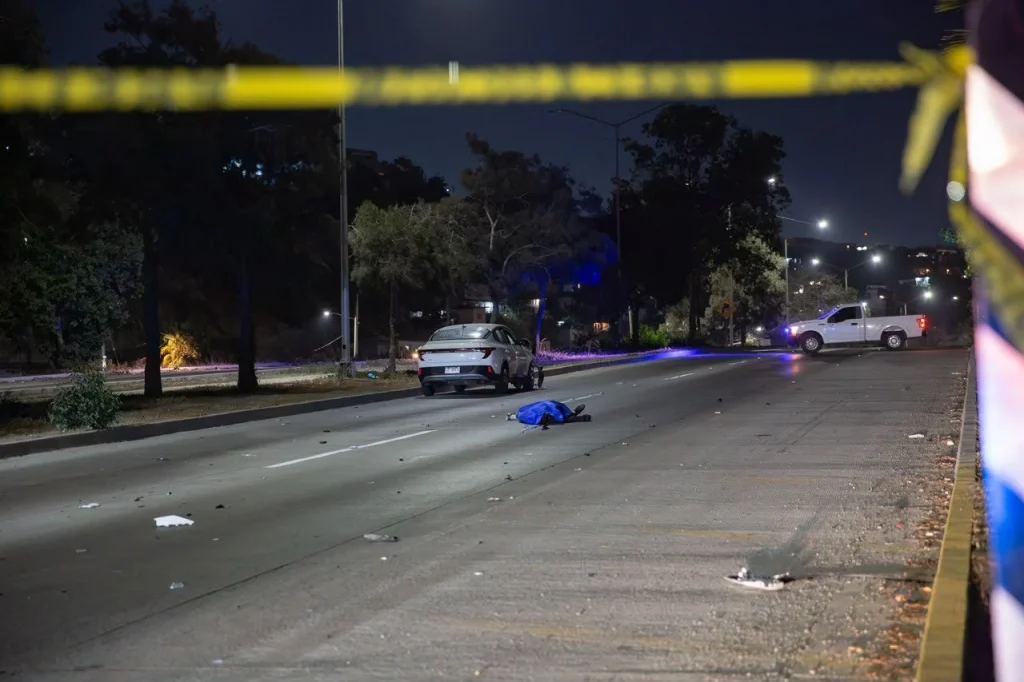 Muere hombre atropellado en el Periférico de Tijuana; el conductor fue detenido