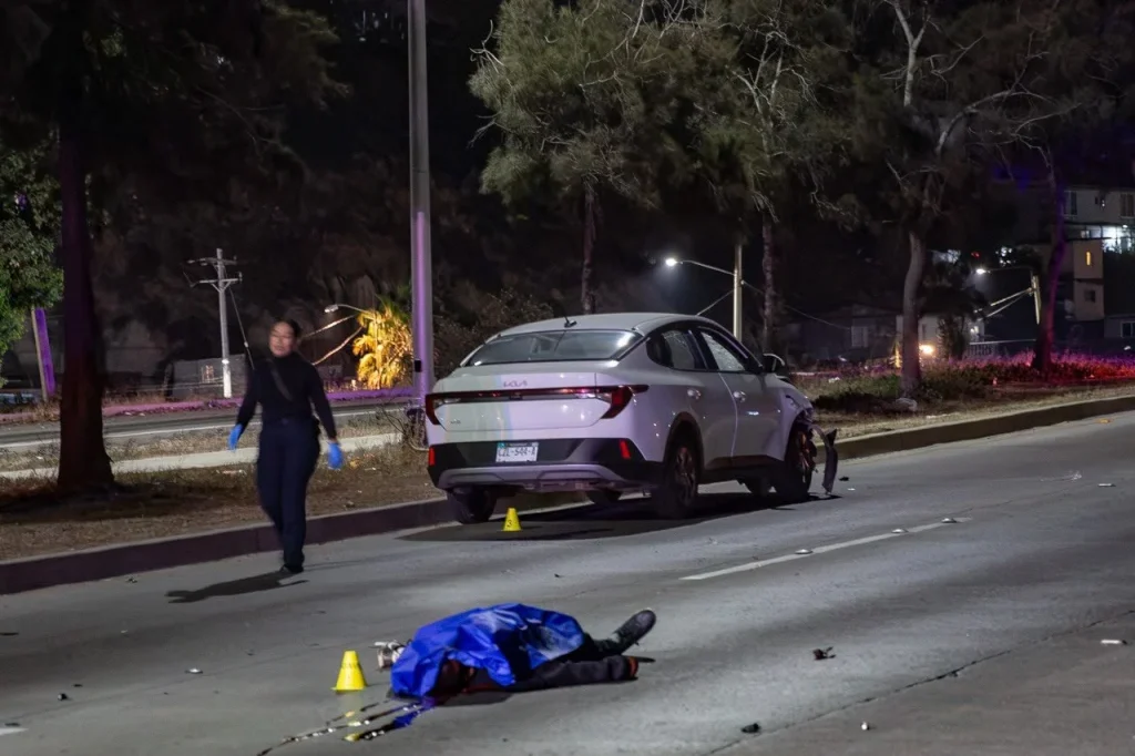 Muere hombre atropellado en el Periférico de Tijuana; el conductor fue detenido