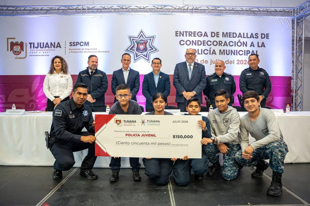 Reconocen con 239 condecoraciones a la Policía Municipal de Tijuana por valor y trayectoria