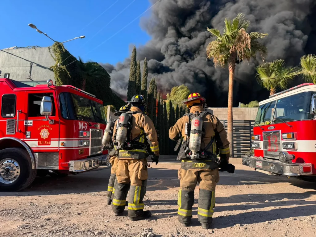 Incendio consume fábrica de plásticos en el Ejido Mariano Matamoros