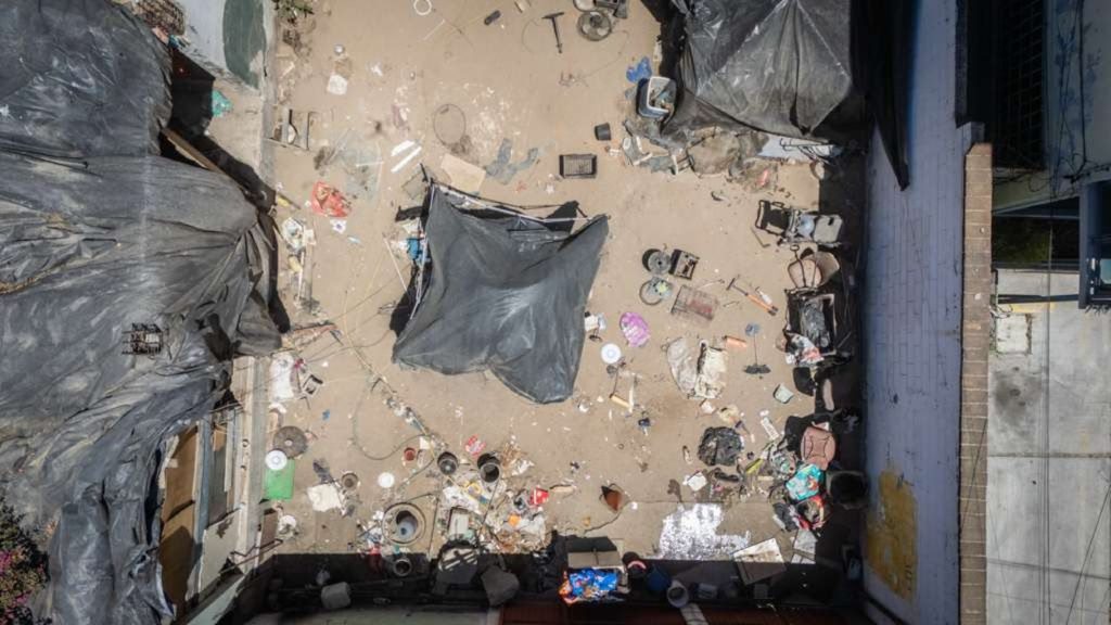 Cuestionan a la Fiscalía de Baja California por omisión y muerte de un perro en predio asegurado 