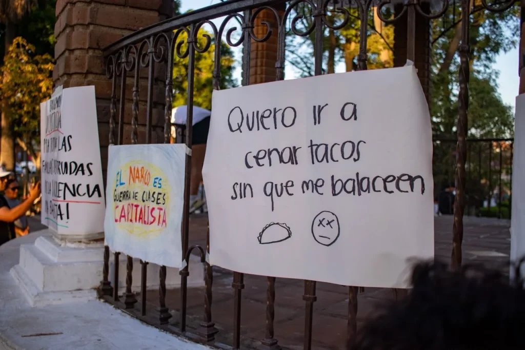 Marchan en Tecate para exigir paz y frenar la ola de violencia en el municipio