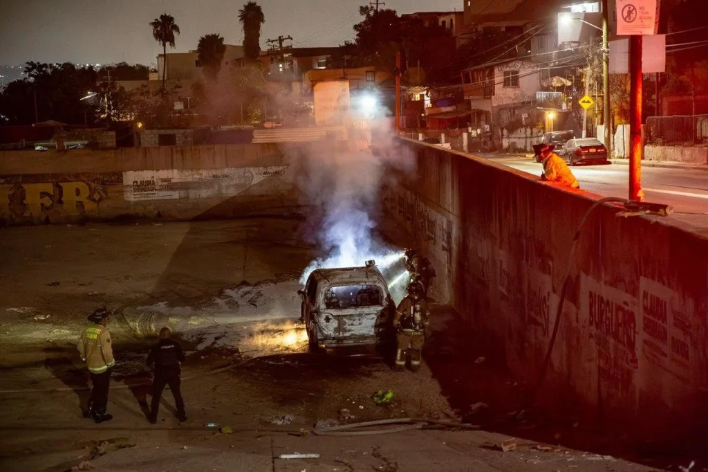 Incendian camioneta en el desarenador del Cañón Johnson en Tijuana