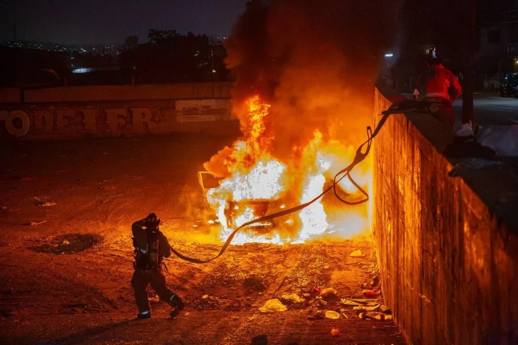 Incendian camioneta en el desarenador del Cañón Johnson en Tijuana