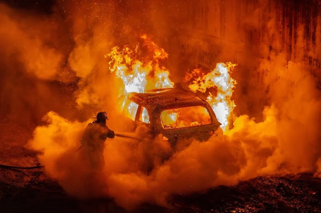 Incendian camioneta en el desarenador del Cañón Johnson en Tijuana
