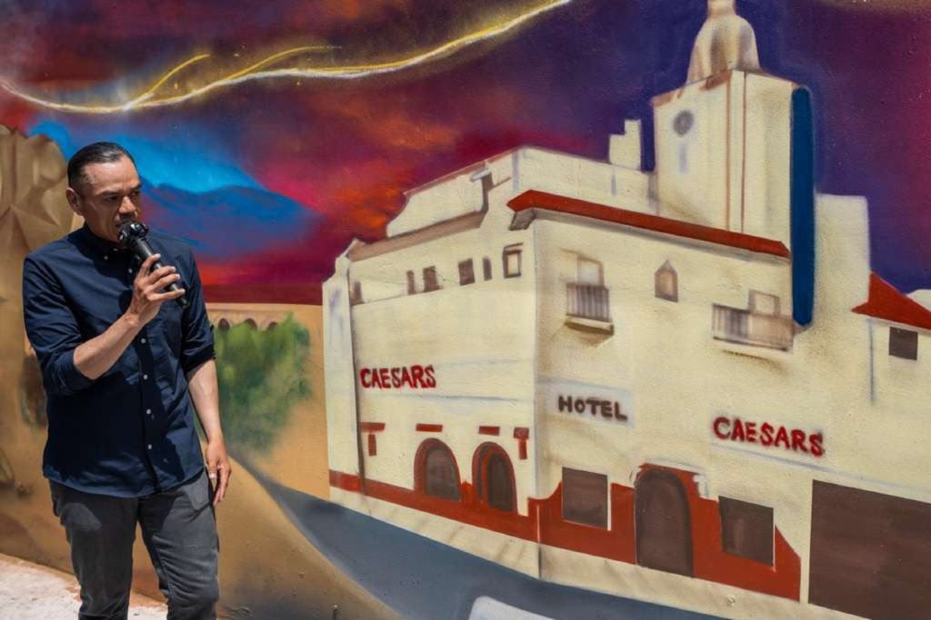Develan el mural “Tijuana: Ayer, Hoy y Siempre” en la Avenida Revolución