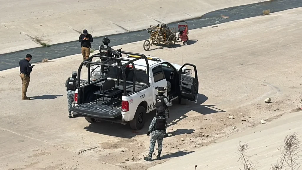Hallan cuerpo envuelto en una cobija sobre una bicicleta en el Río Alamar de Tijuana