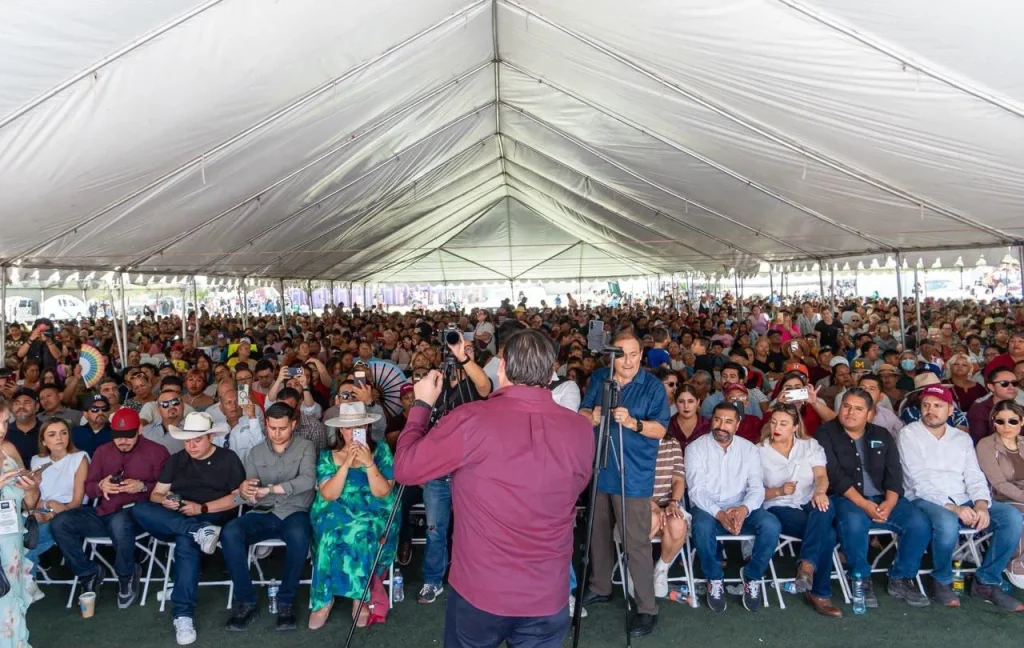 Ismael Burgueño encabeza asamblea masiva en Tijuana ante más de 5 mil personas