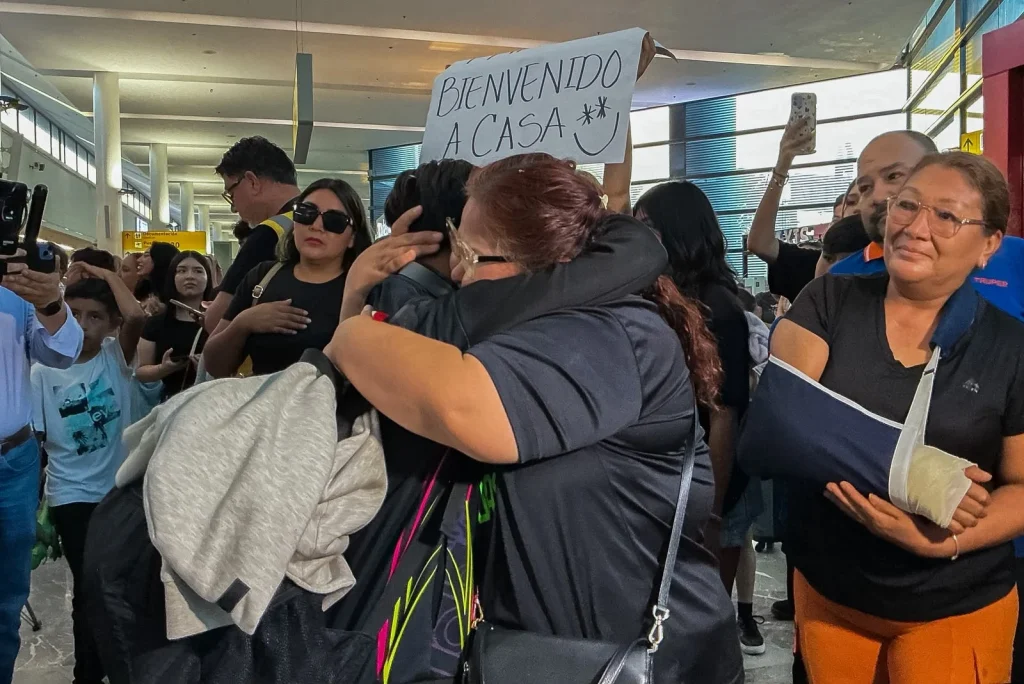 Leyendas Obeliz regresan a Tijuana entre abrazos y lágrimas tras sismo en Colombia