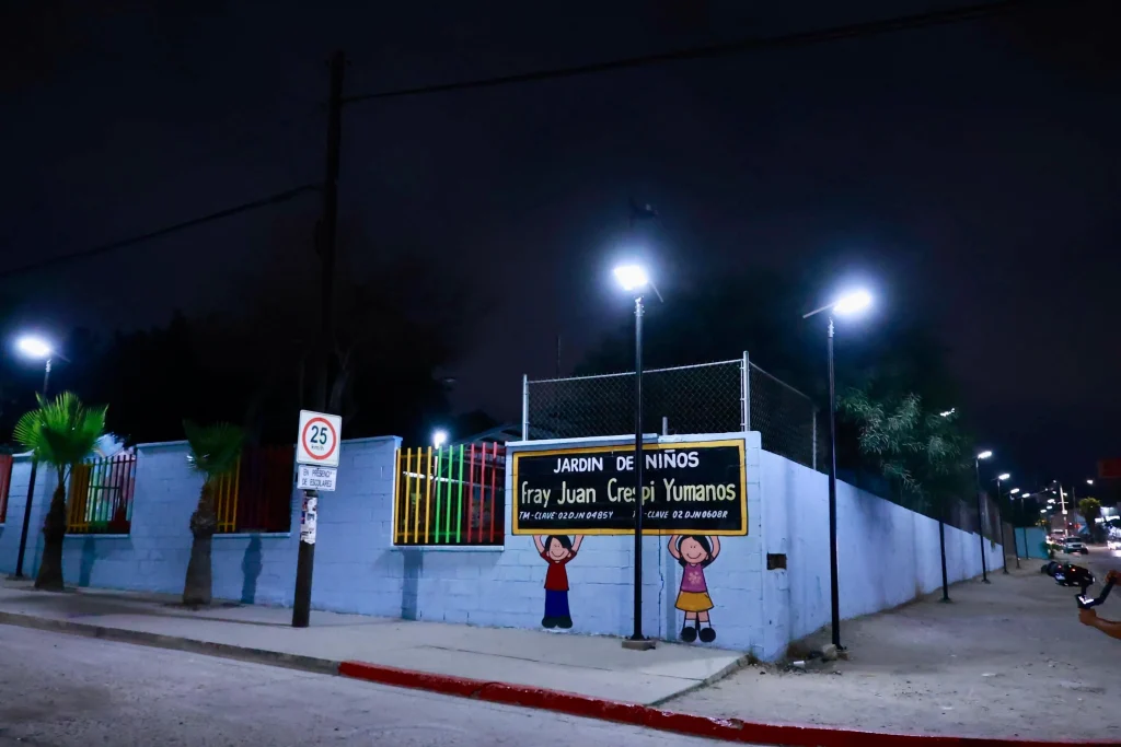 Refuerzan iluminación y seguridad en la colonia Mariano Matamoros de Tijuana con nuevo Sendero Seguro