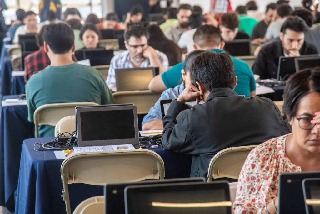 Baja asistencia marca el primer turno del examen presencial de control de la UNAM en Tijuana