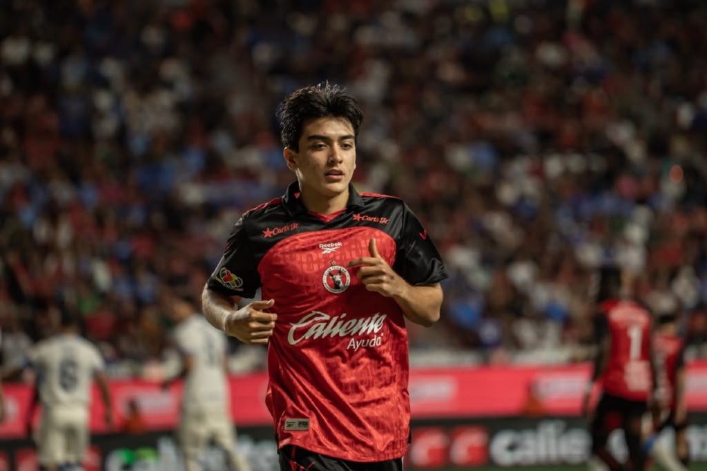 Xolos ruge en el Mictlán: vence 2-1 a Cruz Azul con actuación estelar de Gilberto Mora