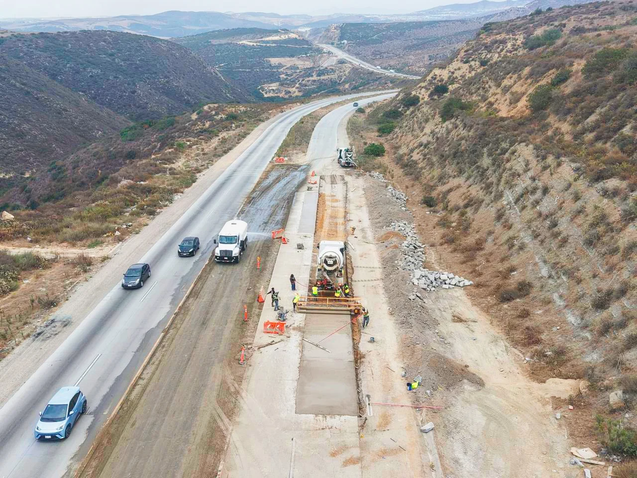 Montaje de trabes en el Corredor 2000 generará maniobras viales del 18 al 20 de agosto