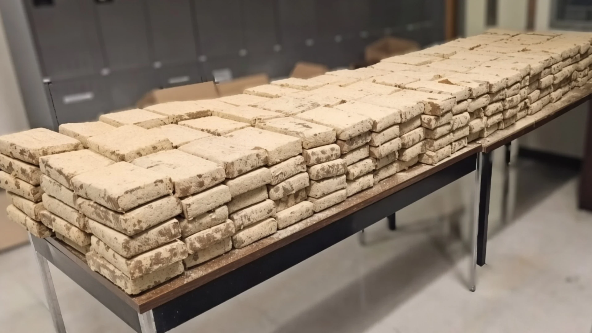 Incautan más de 1,000 libras de cocaína en la garita comercial de Calexico; cargamento supera los 20 MDD