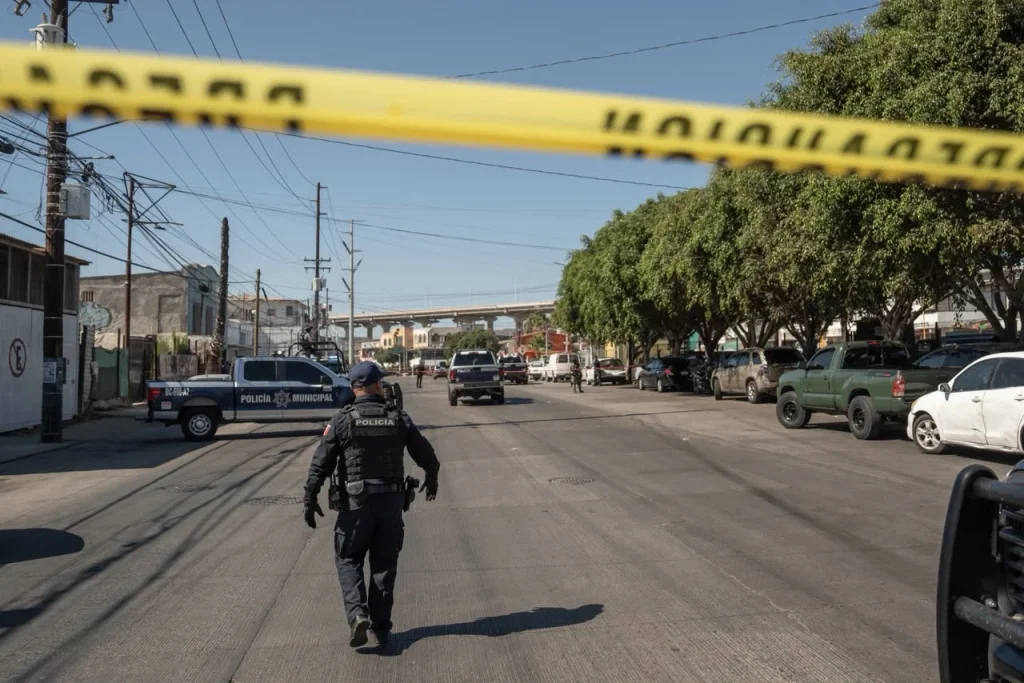 Asesinan a balazos a un hombre en la Zona Centro de Tijuana; hay tres detenidos