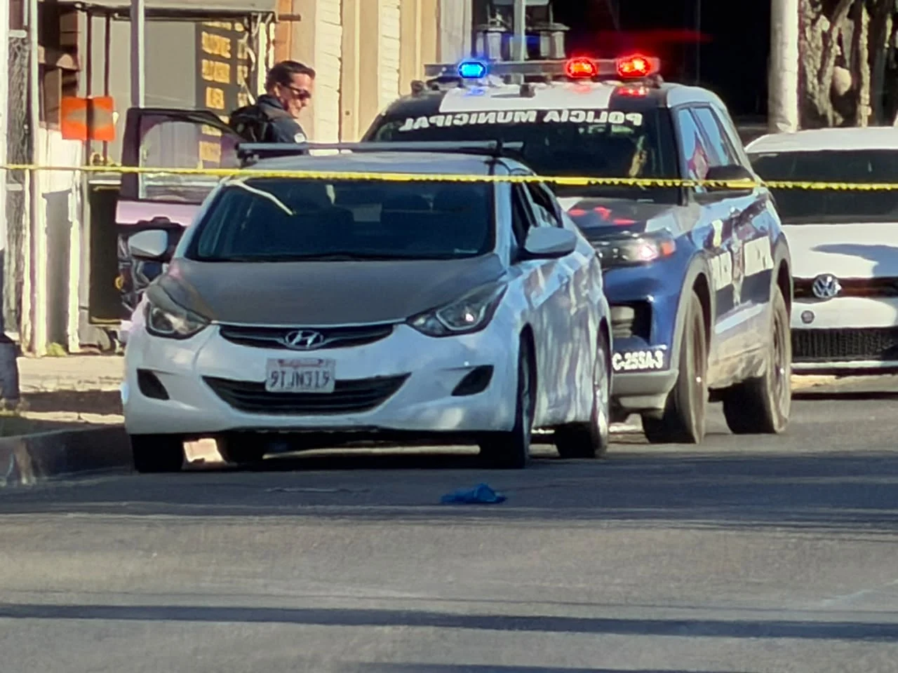Localizan cuarto vehículo con un cuerpo en la cajuela en Lomas de Agua Caliente