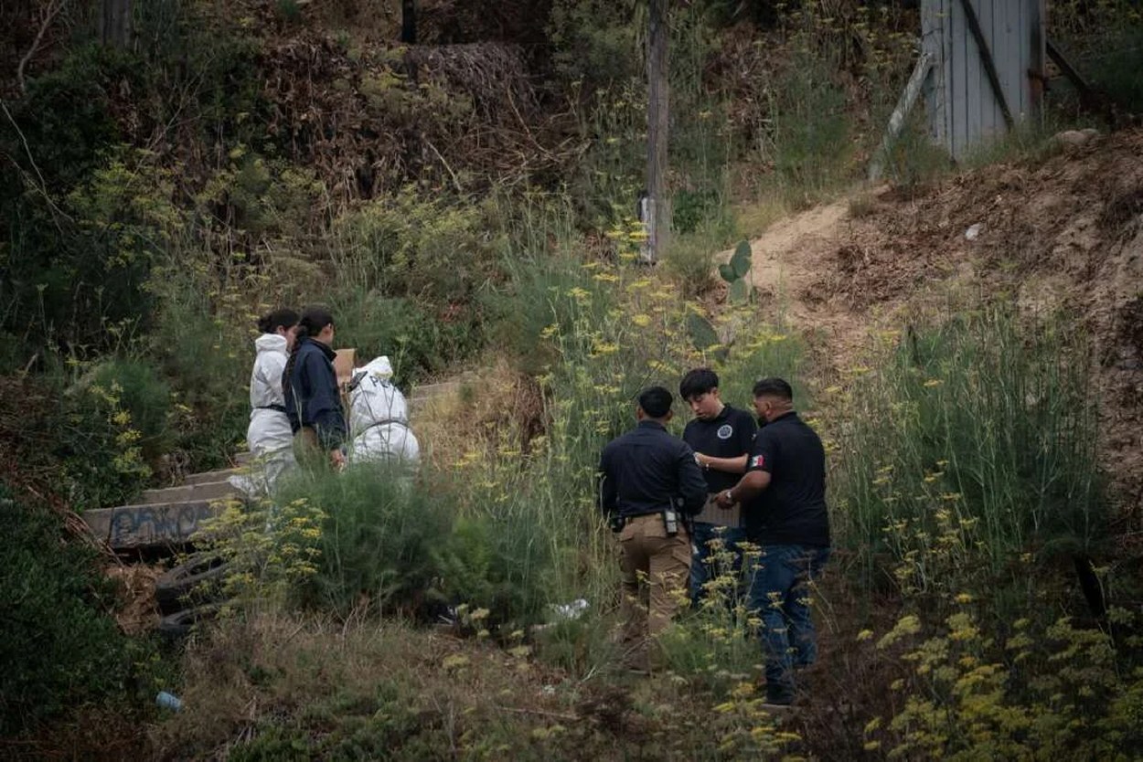 Hallan a hombre sin vida en escaleras del Libramiento Rosas Magallón en Tijuana