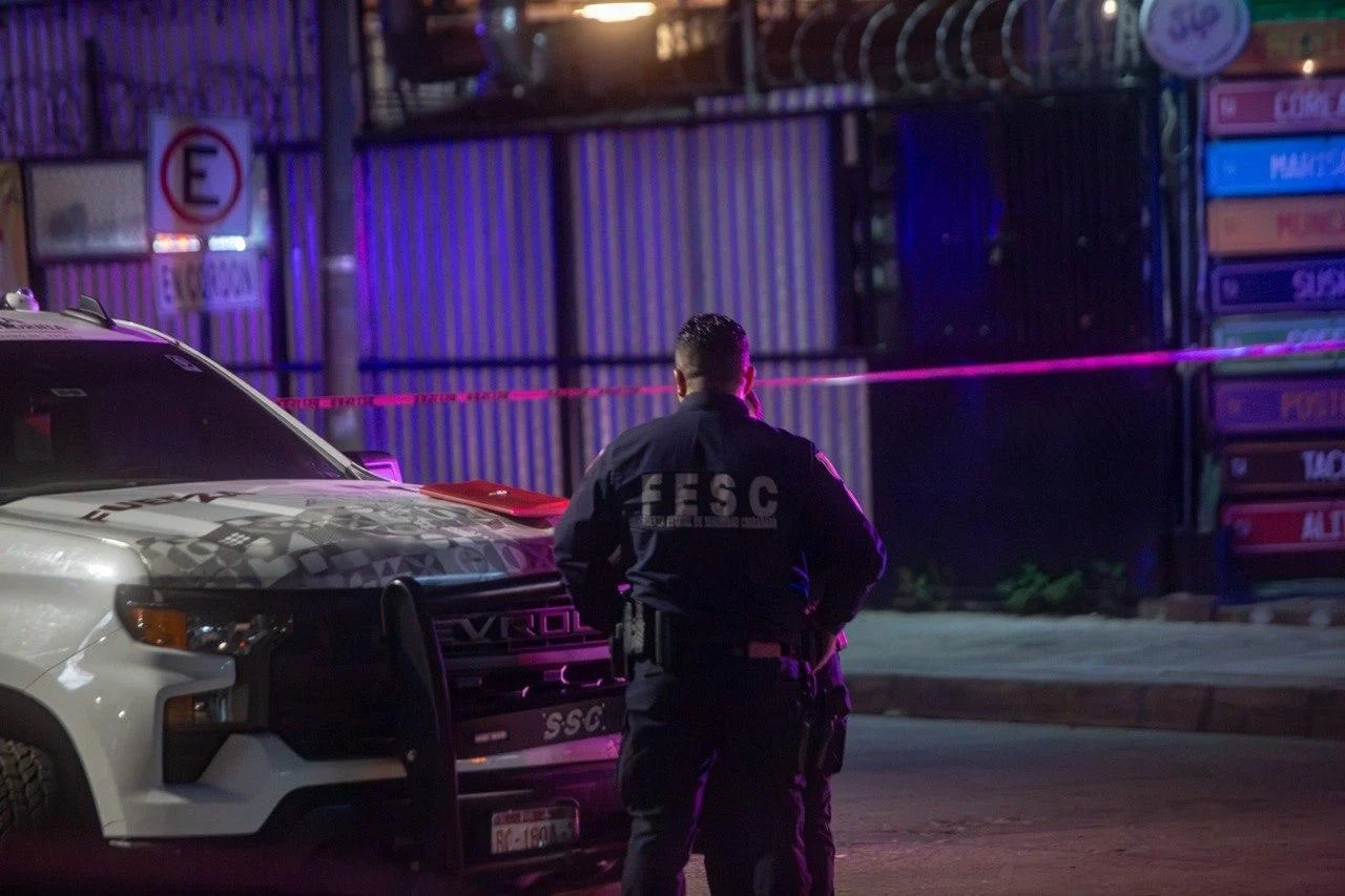 Ataque armado en Gastro Bar deja un fallecido y una mujer herida