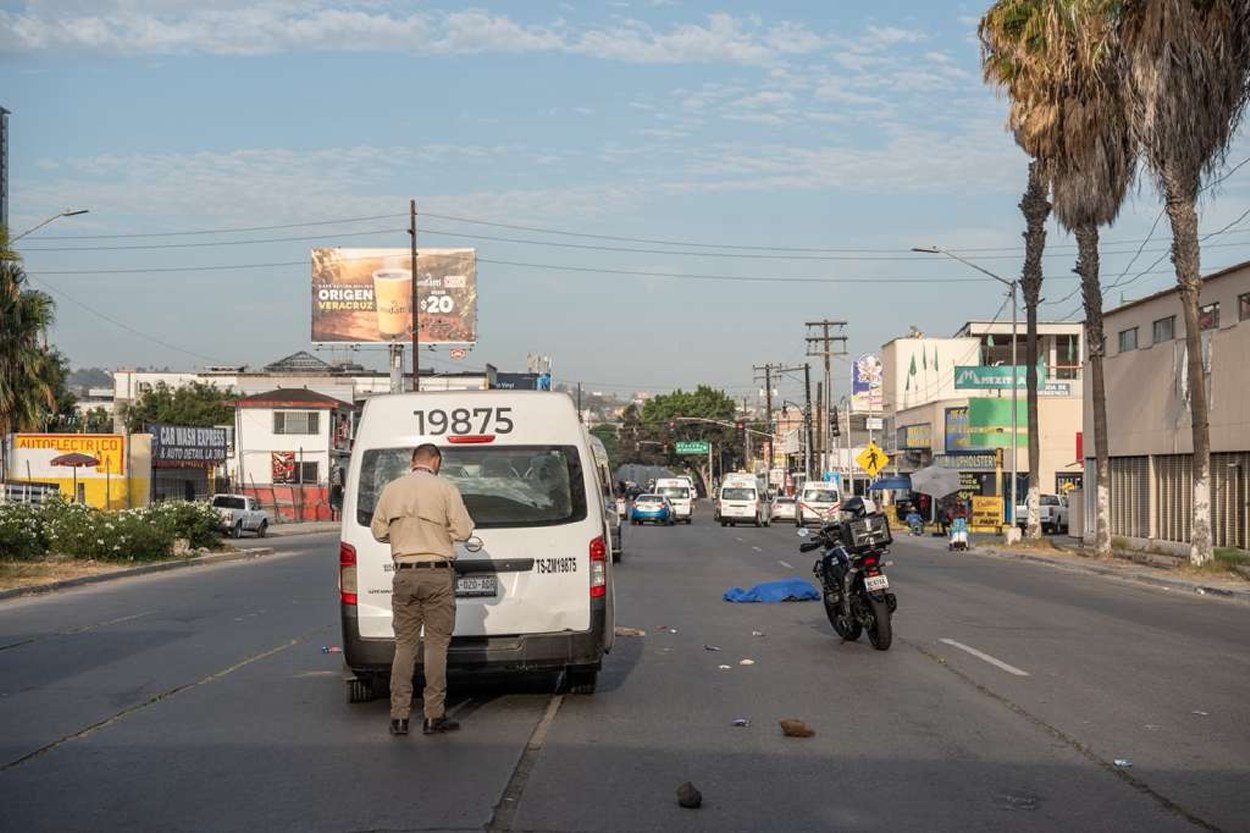 Muere hombre atropellado por taxi de ruta en la Zona Centro de Tijuana