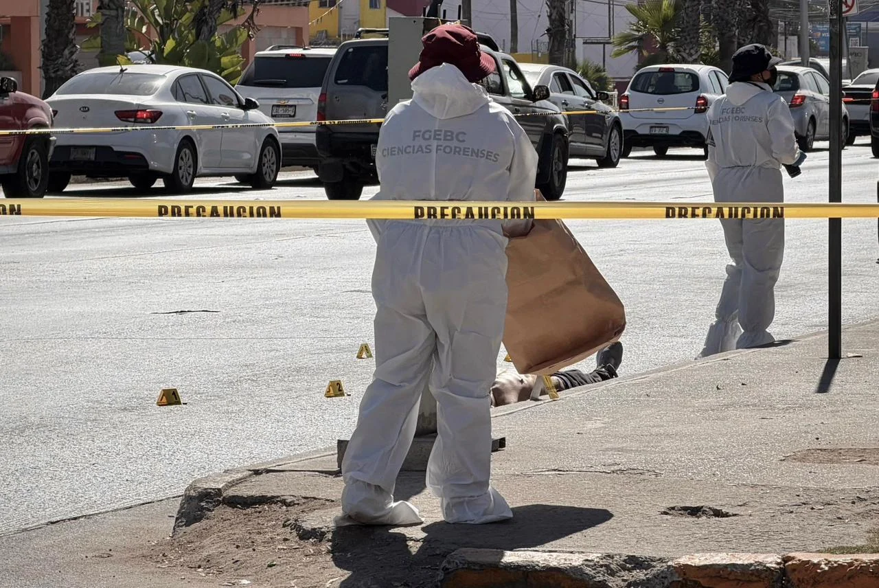 Ataque armado en bulevar Insurgentes deja un hombre sin vida; detienen a presunto responsable
