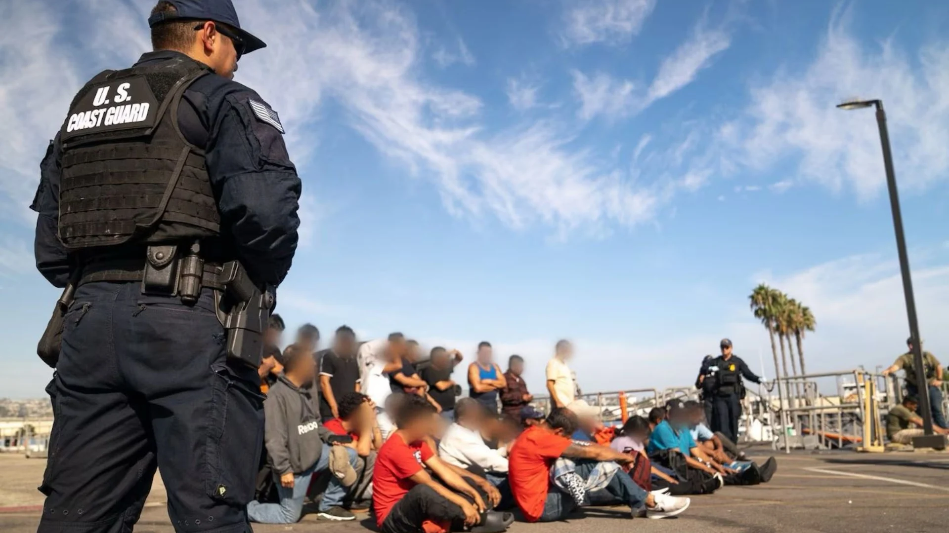Guardia Costera rescata a 37 migrantes a la deriva en costas de California