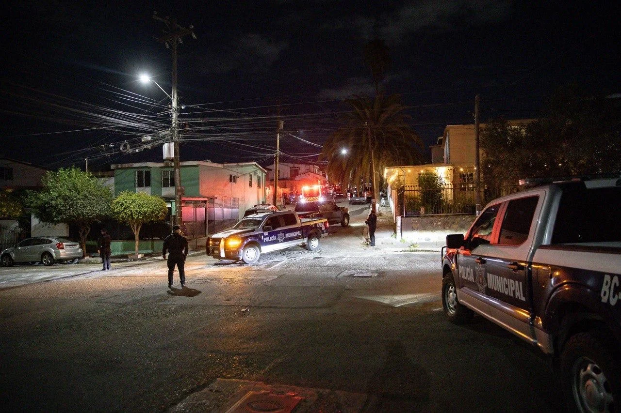 Dos hermanos resultan heridos de bala dentro de su casa en Lomas del Porvenir