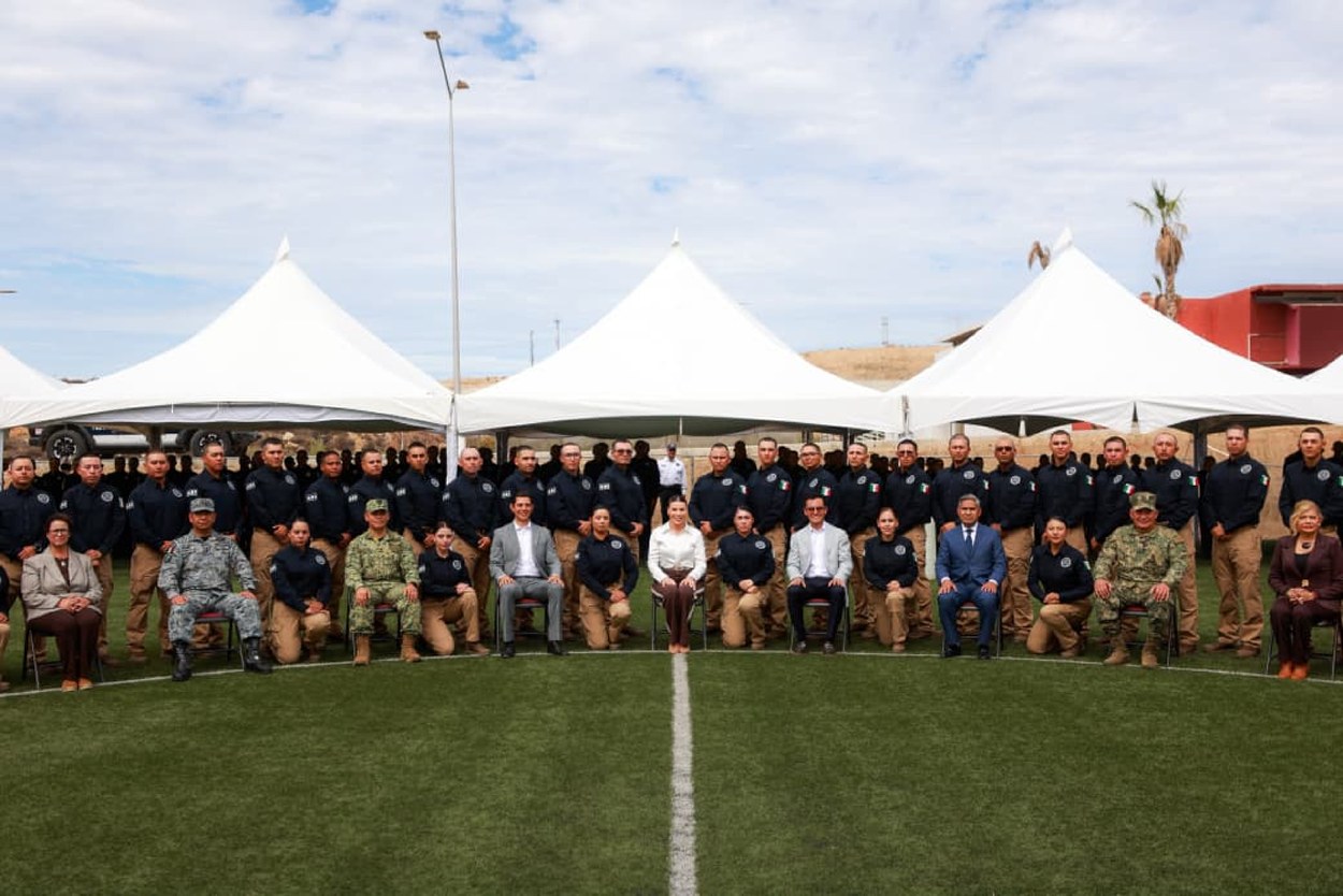 Lidera Marina del Pilar la dignificación policial y suma 165 nuevos agentes por la paz en Baja California