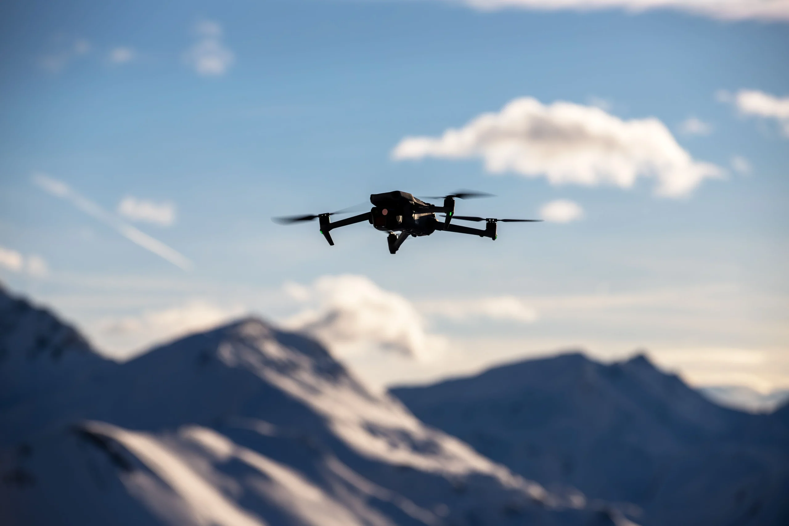 Blindan frontera Tijuana-San Diego con operación binacional antidrones “Águila Alta”