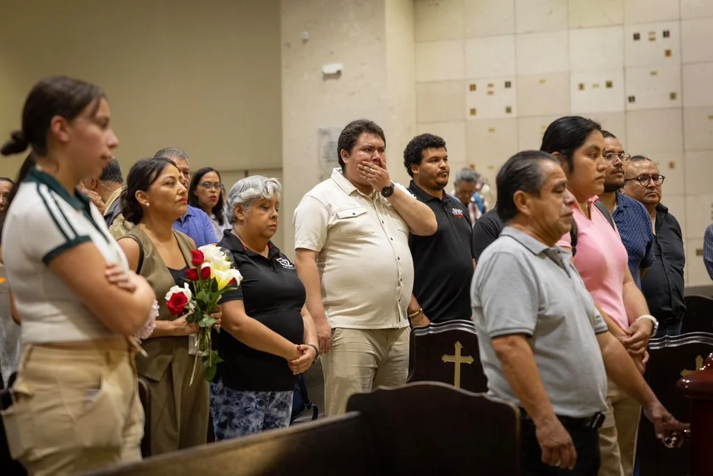 Despiden con aplausos y honores al periodista Octavio Fabela “El Rábano”