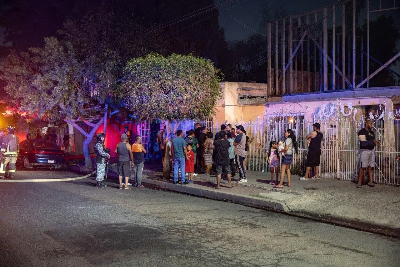 Incendio en cuartería de la Zona Norte en Tijuana deja daños materiales y un detenido