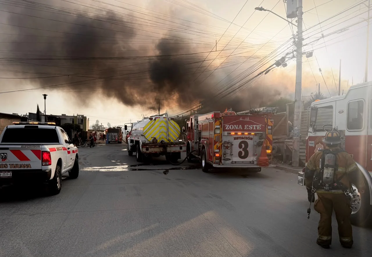 Se incendian cinco viviendas en Paseo Santa María; investigan posibles amenazas