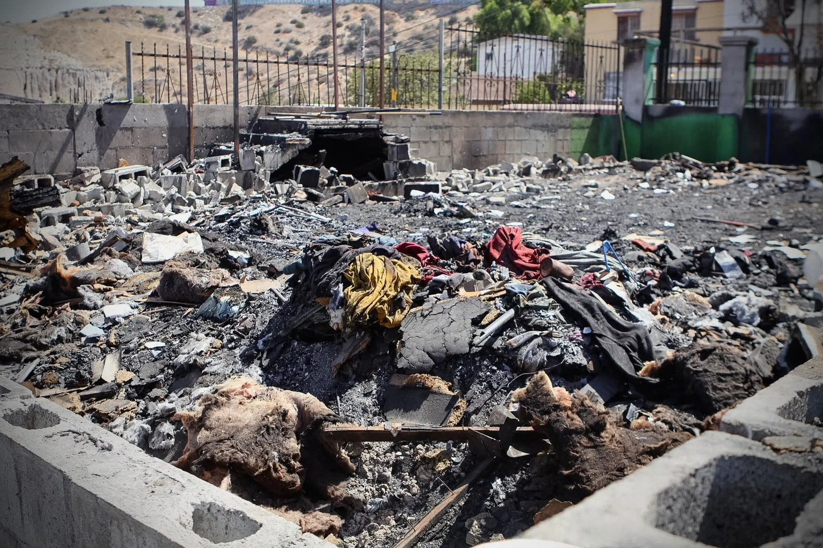 Familia de la colonia Guaycura en Tijuana pierde su hogar tras incendio; solicitan apoyo comunitario