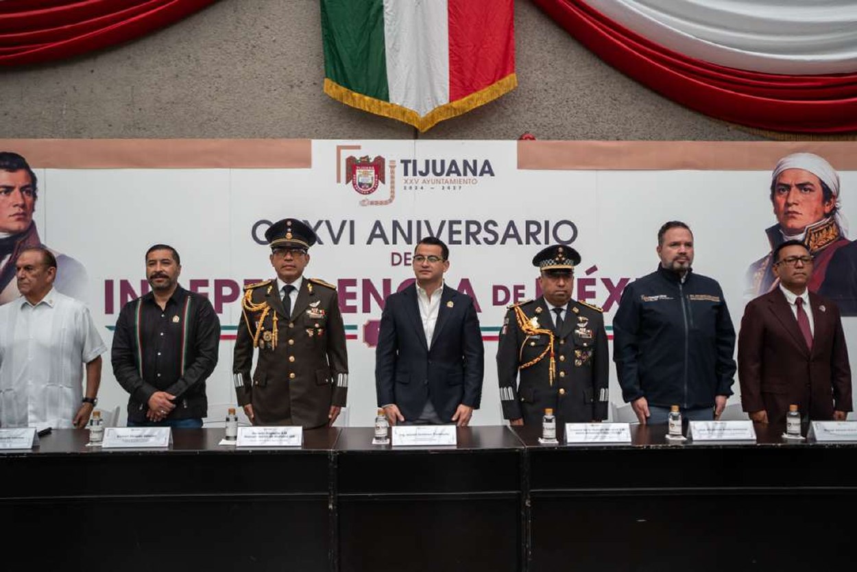 Conmemoran en Tijuana el 216 aniversario de la Independencia con acto cívico y desfile patrio