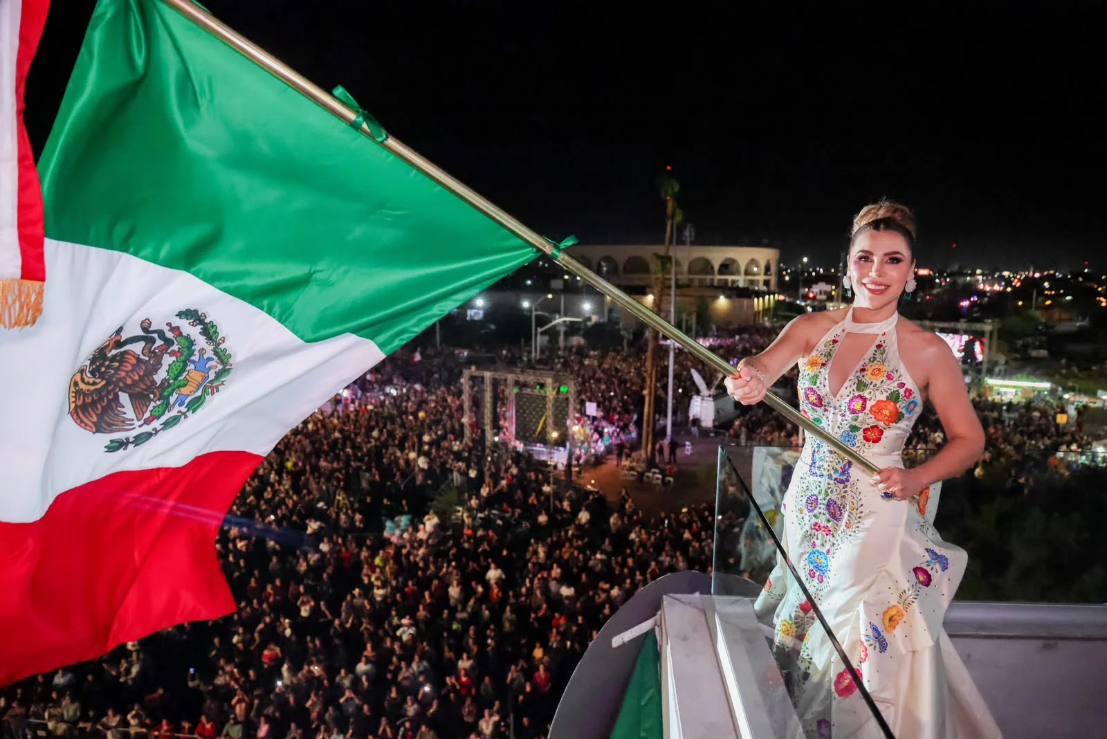 Mexicali reúne a más de 75 mil personas en el Grito de Independencia con Edén Muñoz