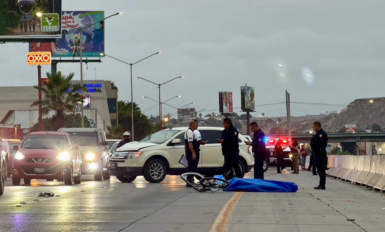 Muere ciclista arrollado en la Vía Rápida Poniente de Tijuana