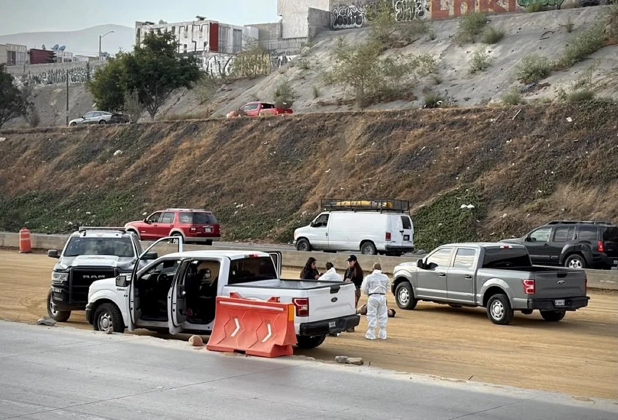 Localizan a hombre sin vida en obras de carriles confinados del bulevar 2000